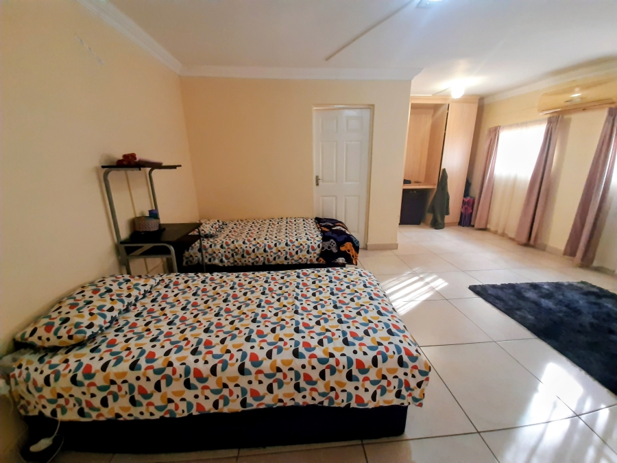 6 Bedroom Property for Sale in Kosmos North West